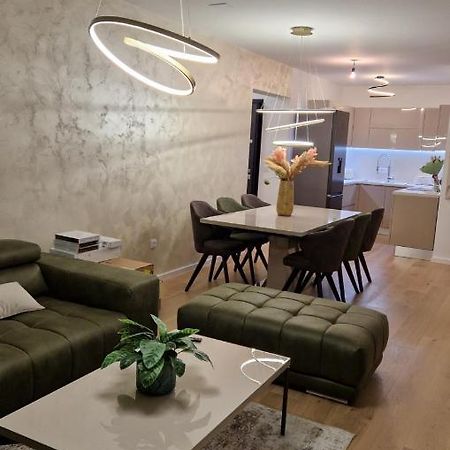 Capsula Luxury Apartment อูมัค ภายนอก รูปภาพ
