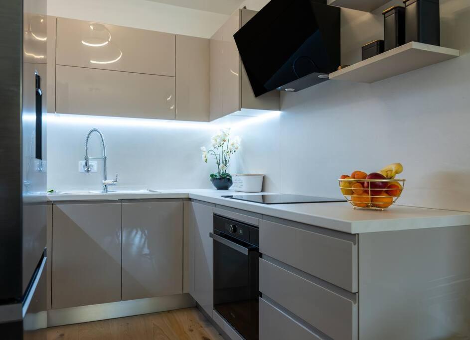 Capsula Luxury Apartment อูมัค ภายนอก รูปภาพ
