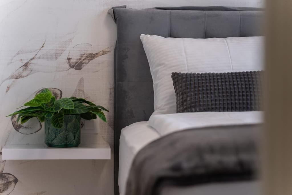 Capsula Luxury Apartment อูมัค ภายนอก รูปภาพ